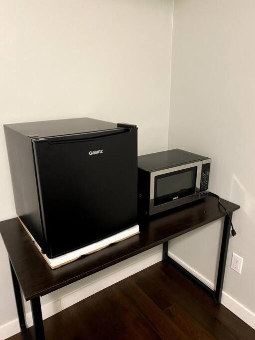 Beautiful And Spacious 1 Room In A Very Quiet Area Airdrie Εξωτερικό φωτογραφία
